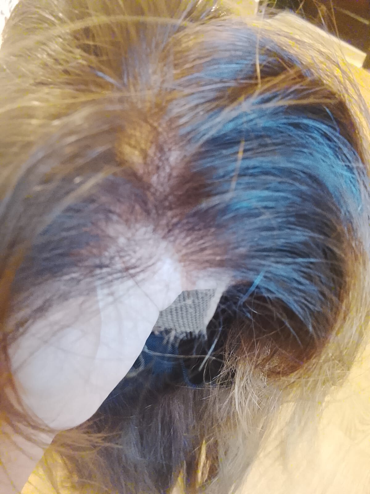 باروكة شعر طبيعي ١٠٠٪ مستعملة مرتين فقط موجودة بكارتونة من ،the wigs shop by Dina تقبل صبغة و تصفيف