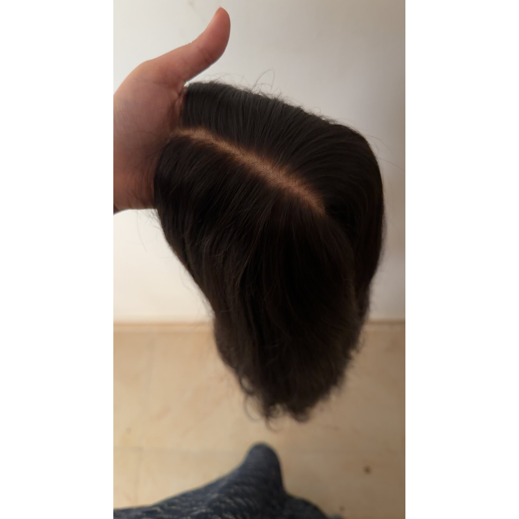 عندي الويج دي خطيره ببيعها متلبستش غير ٥ مرات من  wigs and more كنت جيباها ب ٣٥ الف بتتفرق اي اتجاه و نانو ليزر و الشعرايه حلوه اوي